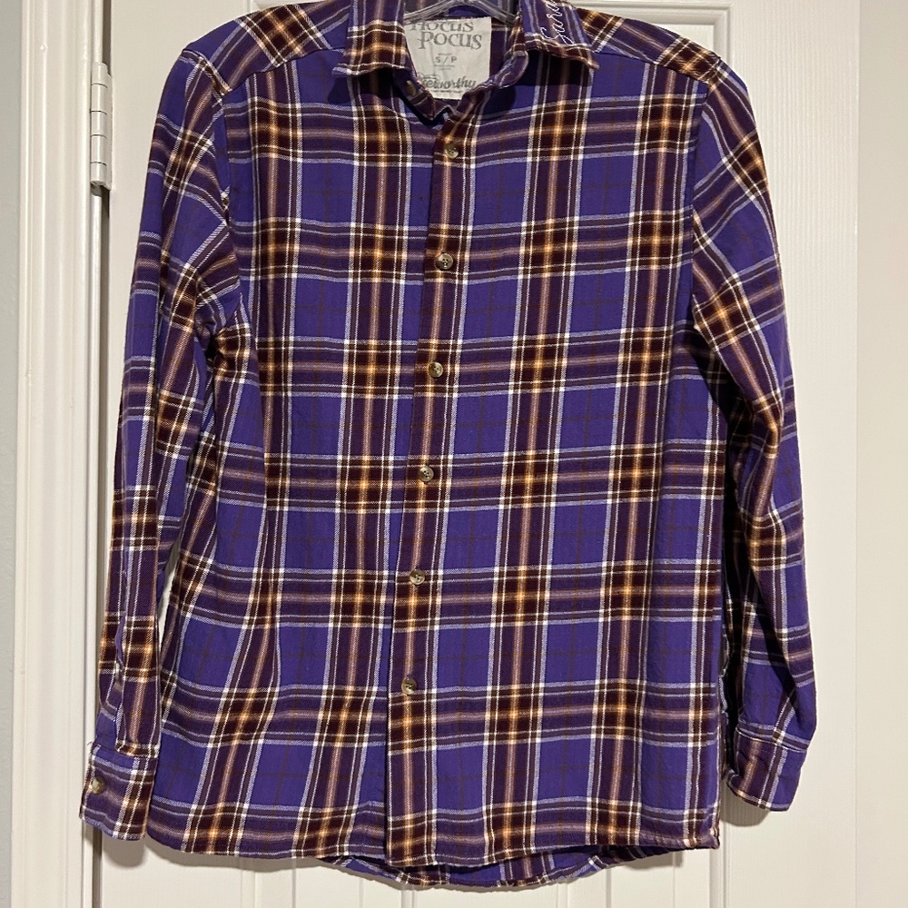 cakeworthy Hocus Pocus Sarah Purple Flannel Button Down Size S Disney ~ Fall! - Picture 2 of 4